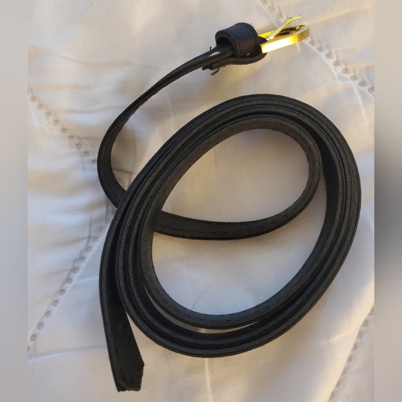 Popsy skinny black belt with gold buckle - Picture 2 of 3